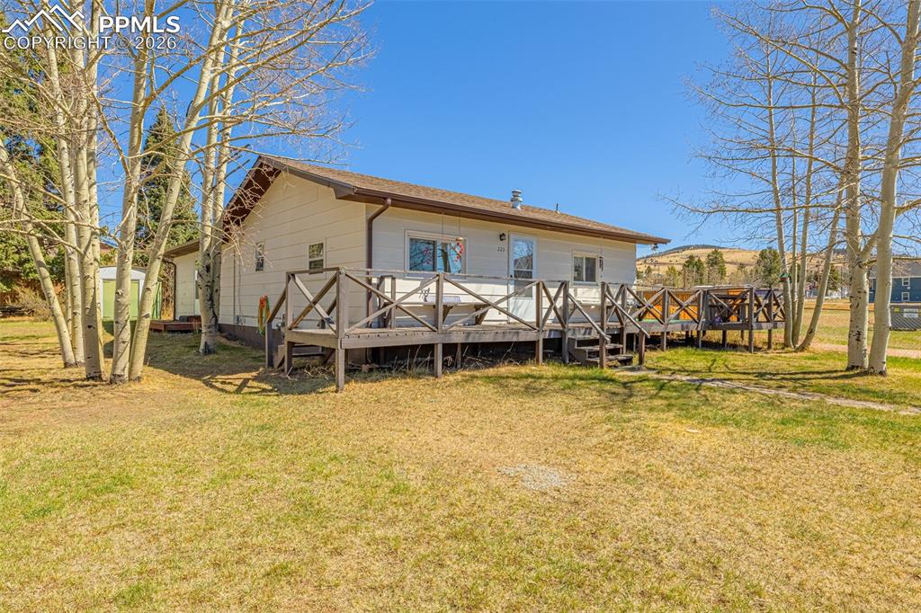 Image 4 of 30: Back of Structure