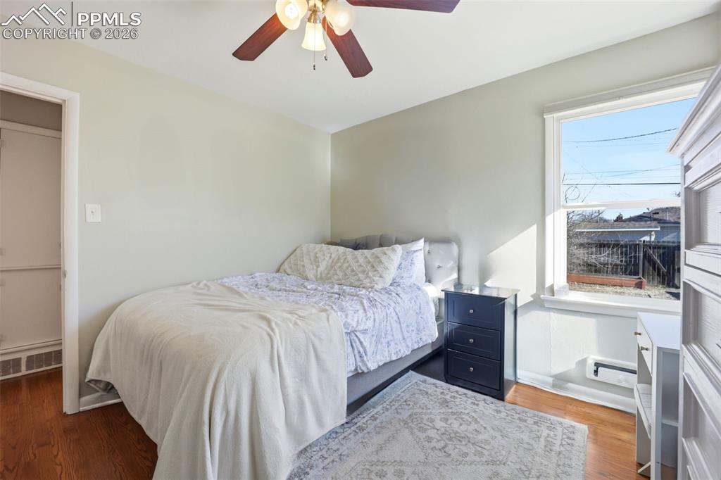 Image 22 of 41: Bedroom