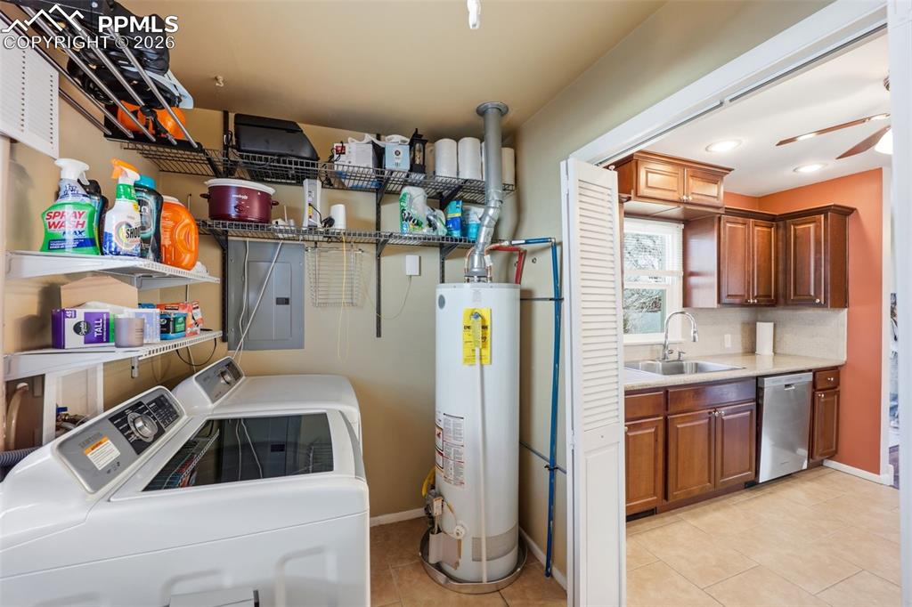 Image 25 of 41: Laundry