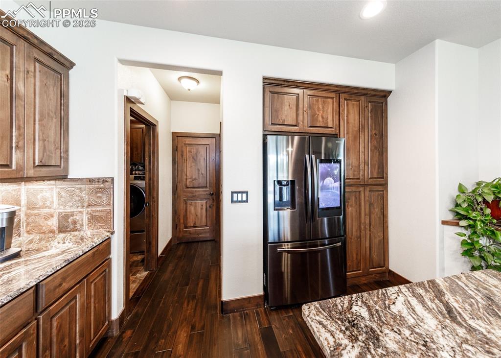 Image 22 of 50: Kitchen