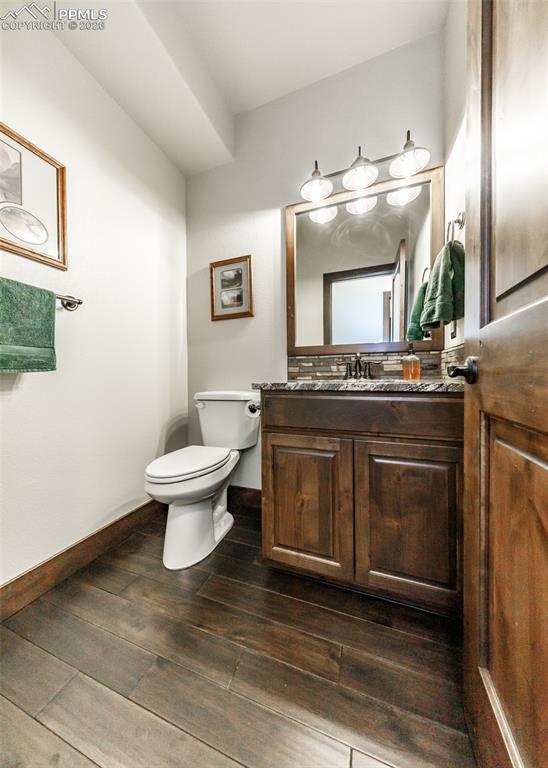 Image 30 of 50: Bathroom