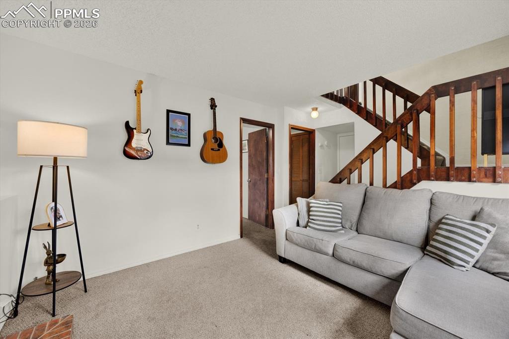 Image 22 of 48: Family Room