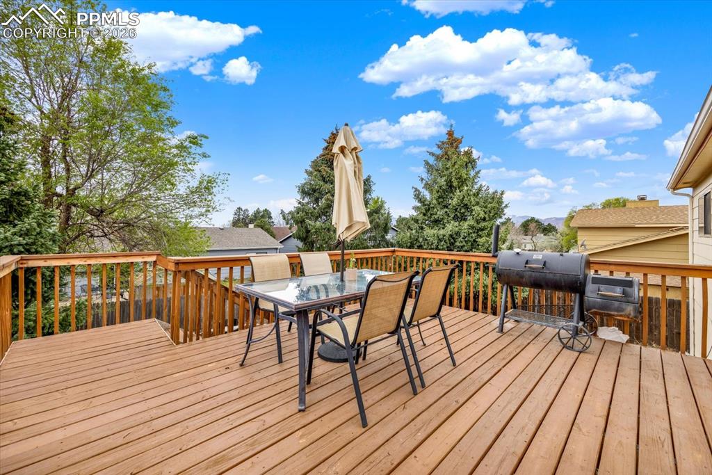 Image 27 of 48: Deck