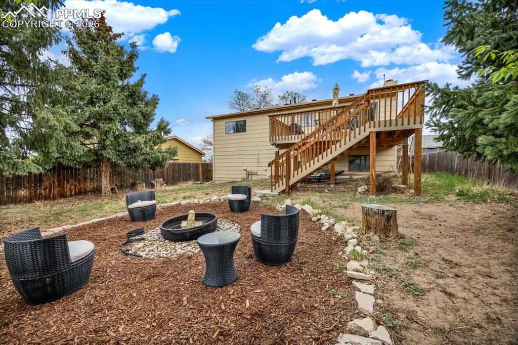 Image 31 of 48: Back of Structure