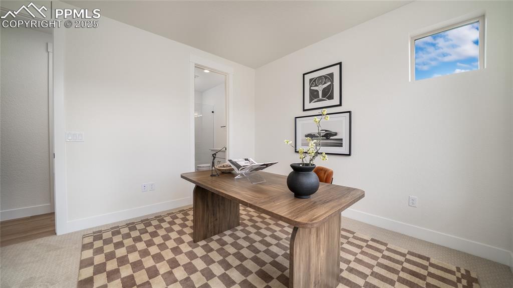 Image 10 of 28: Office