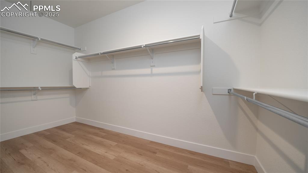 Image 15 of 28: Closet