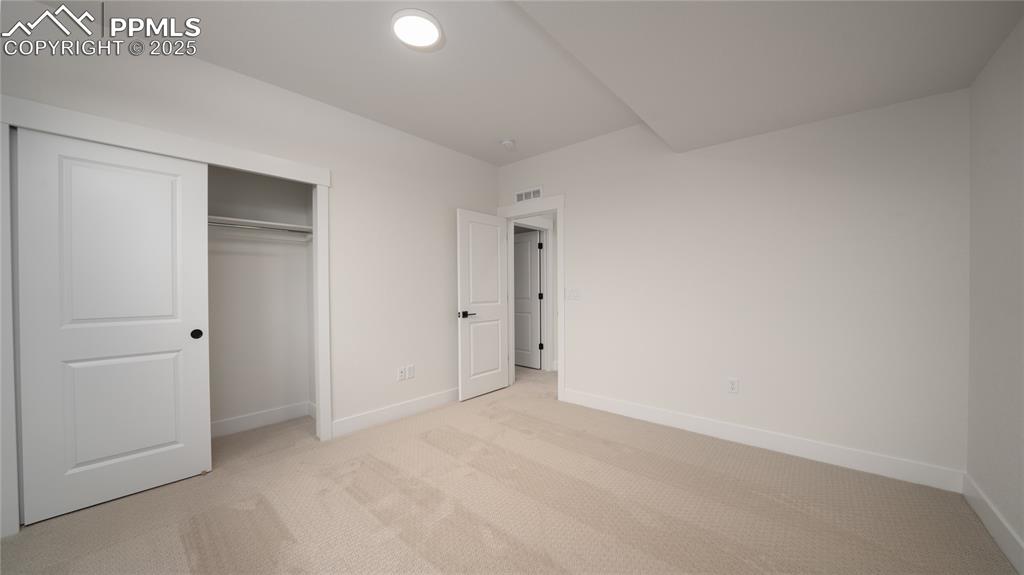 Image 22 of 28: Bedroom