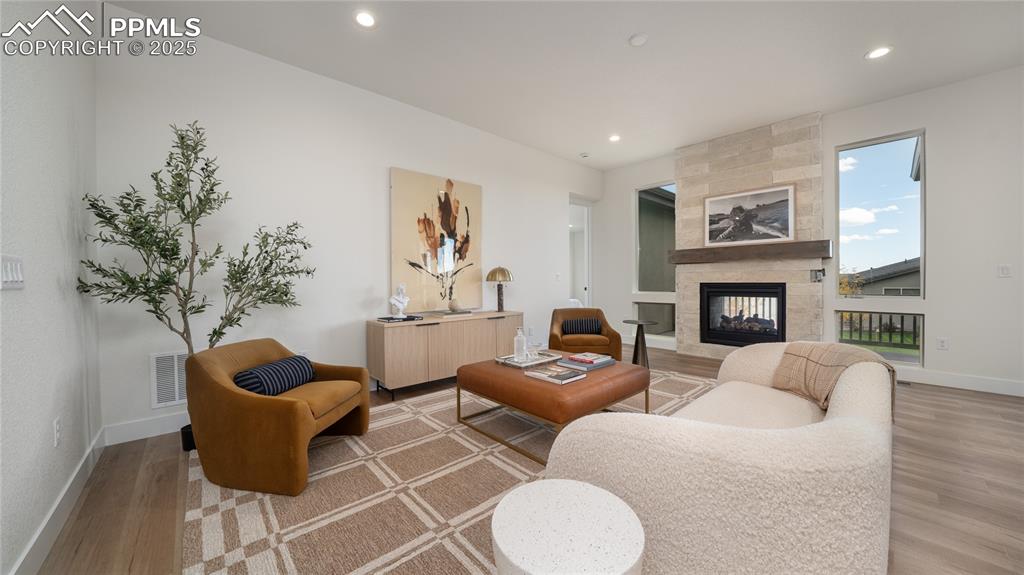 Image 4 of 28: Living Room