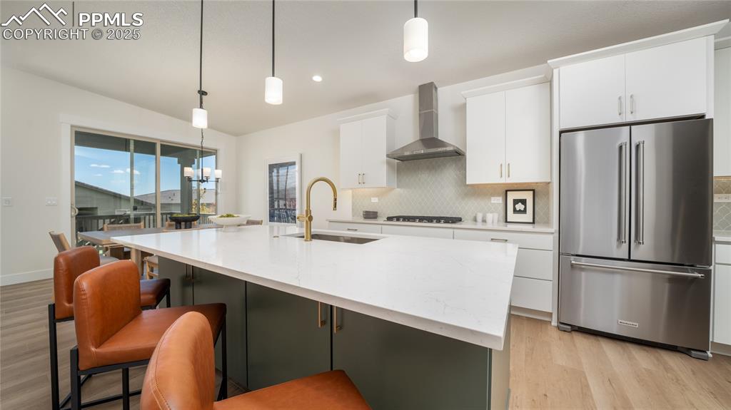 Image 5 of 28: Kitchen