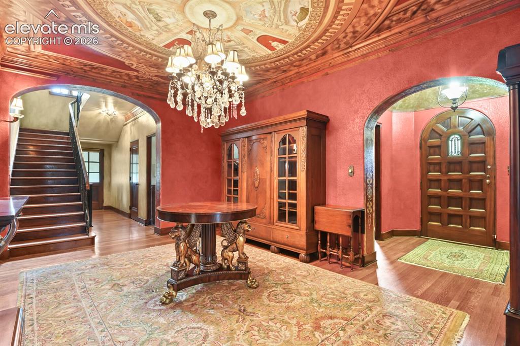 Image 7 of 50: Entrance Foyer