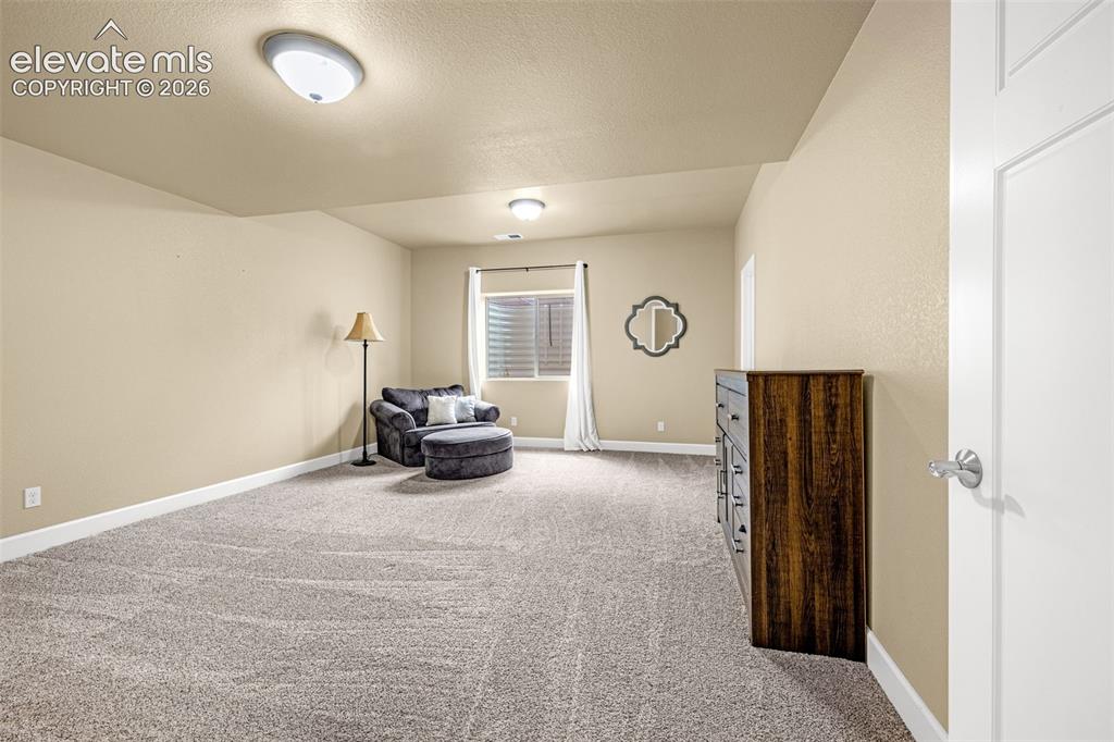 Image 18 of 35: Bedroom