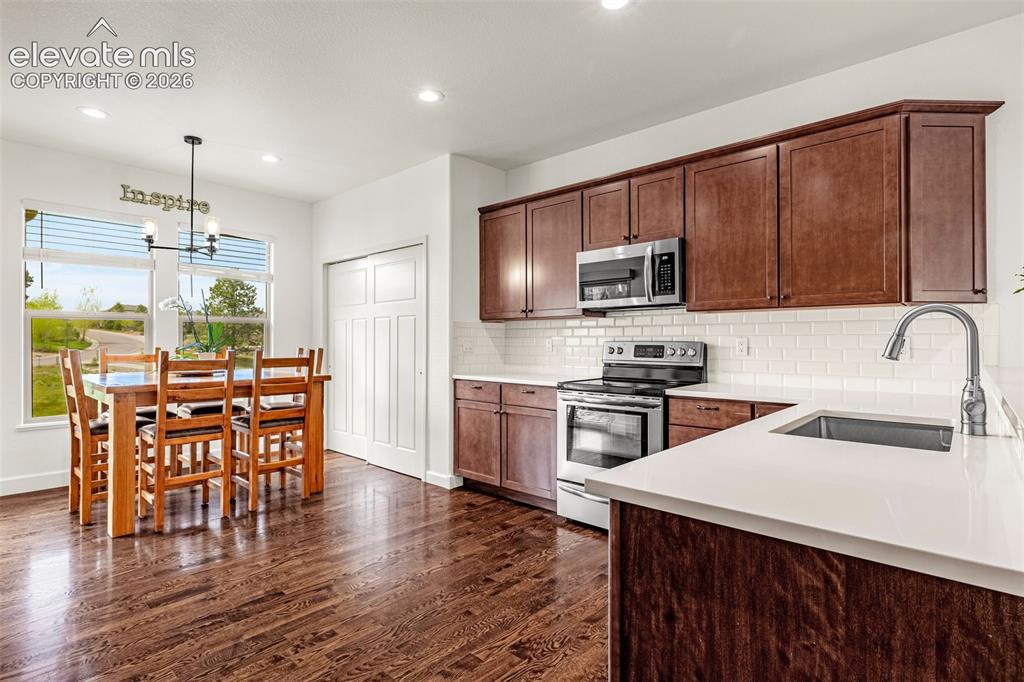 Image 6 of 35: Kitchen