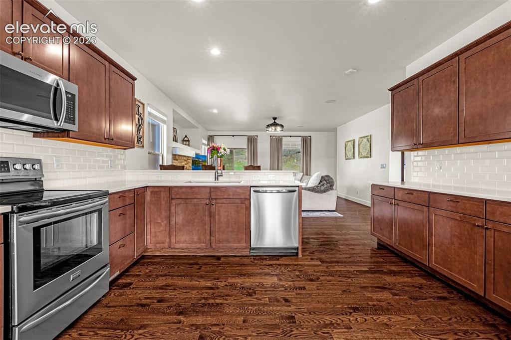 Image 8 of 35: Kitchen