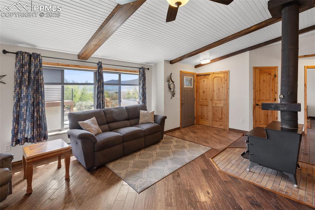 Image 7 of 48: Living Room