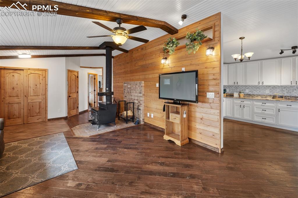 Image 9 of 48: Living Room