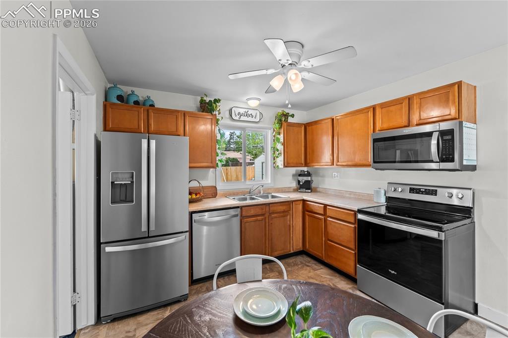Image 12 of 43: Kitchen