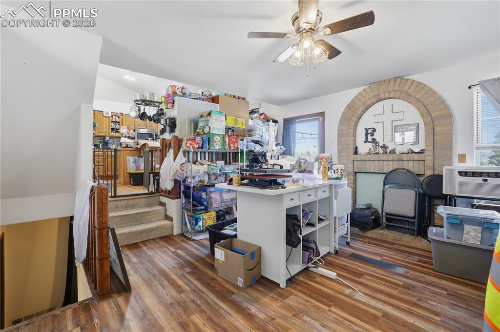 Image 13 of 41: Office