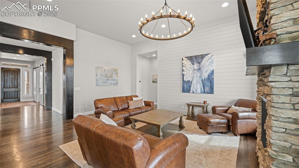 Image 11 of 46: Living Room