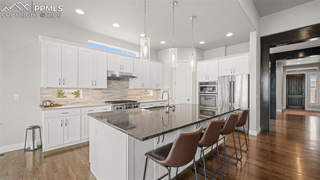 Image 12 of 46: Kitchen