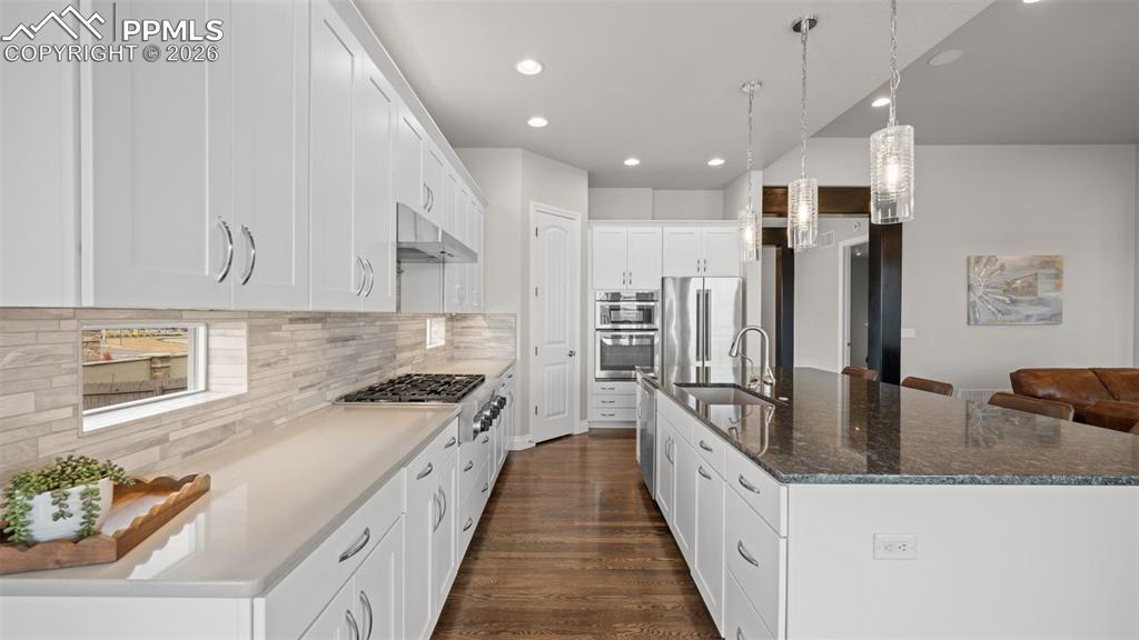 Image 14 of 46: Kitchen