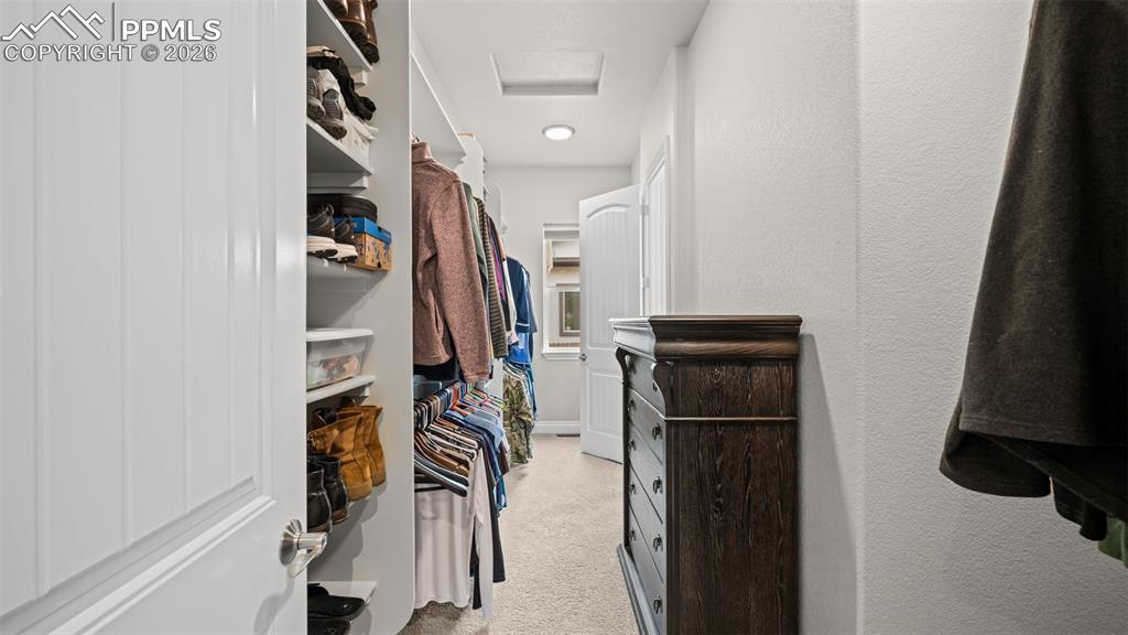 Image 21 of 46: Walk-In Closets