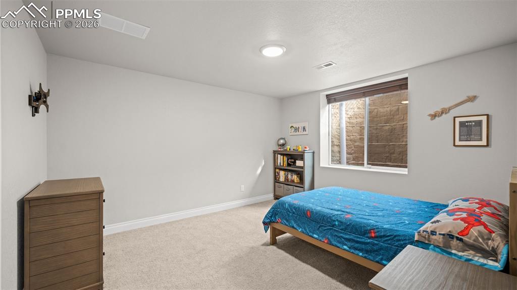 Image 24 of 46: Bedroom