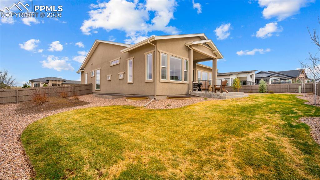 Image 36 of 46: Back of Structure