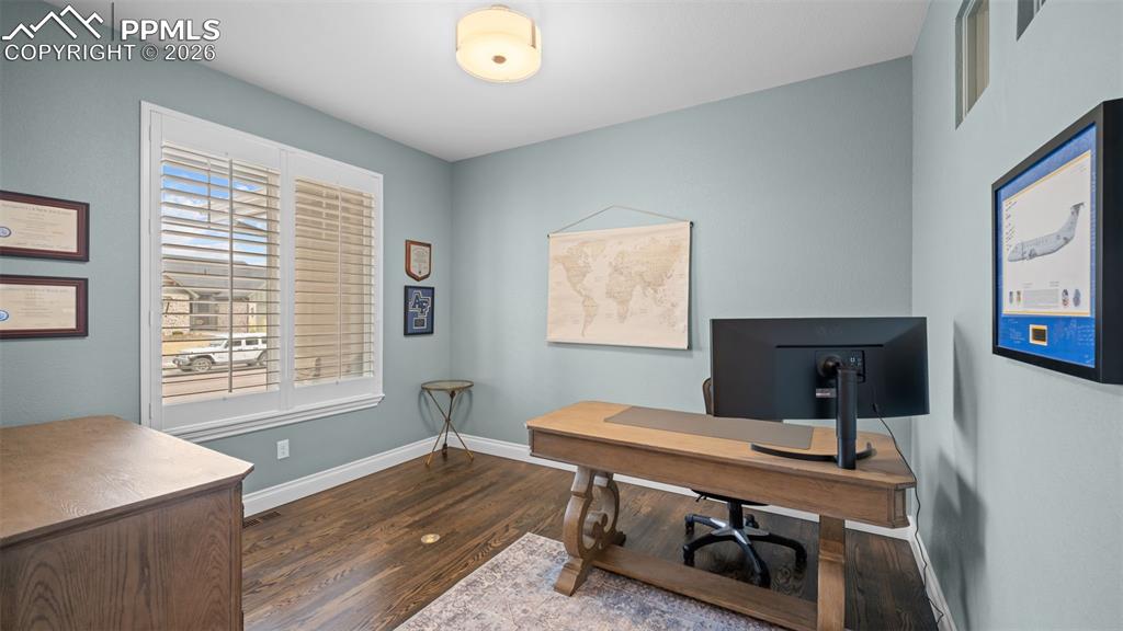 Image 5 of 46: Office