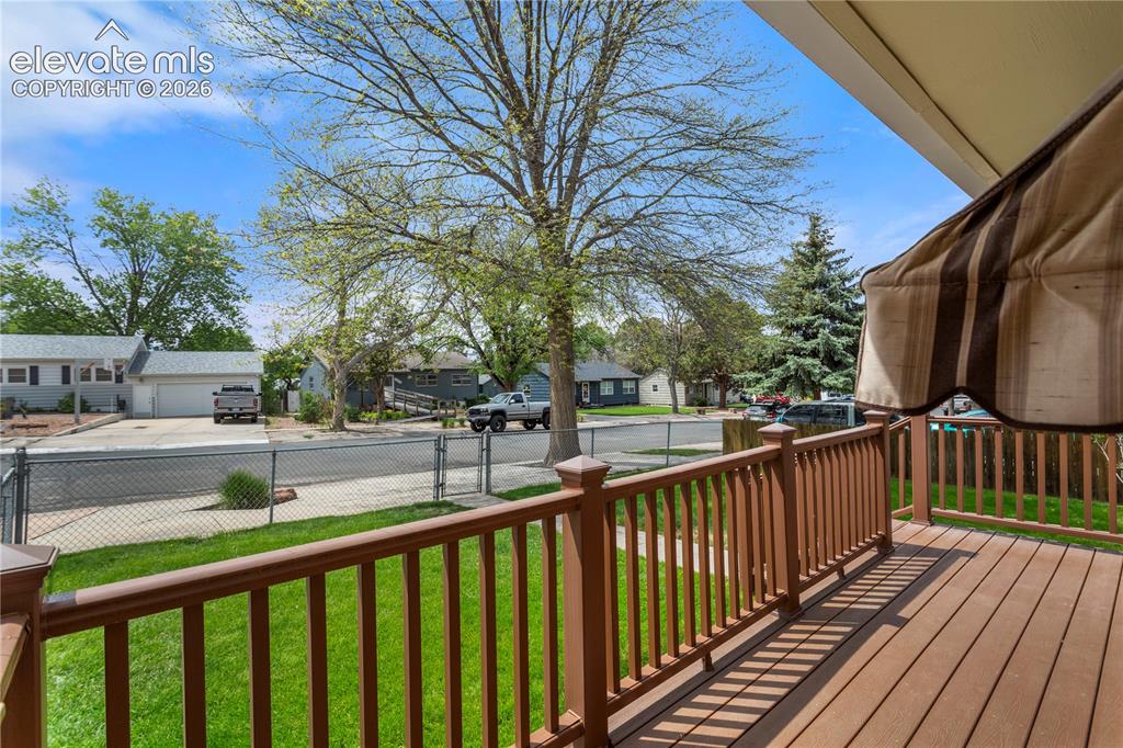 Image 6 of 35: Deck