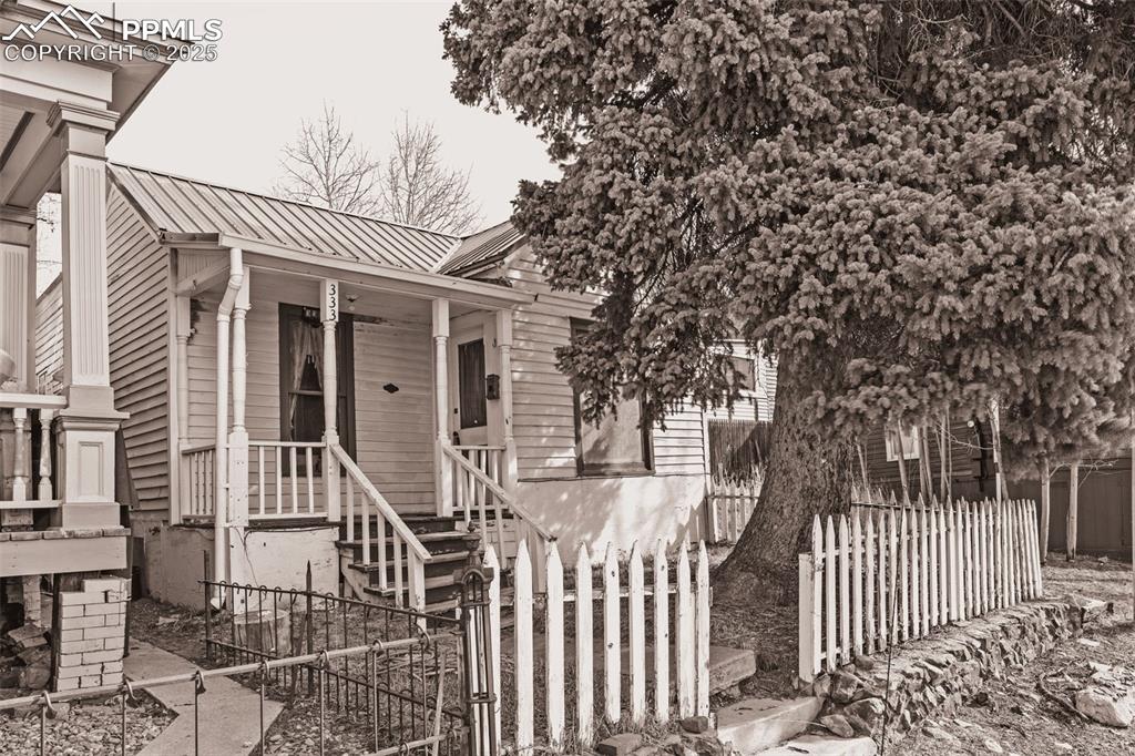 Image 2 of 32: Front of Structure