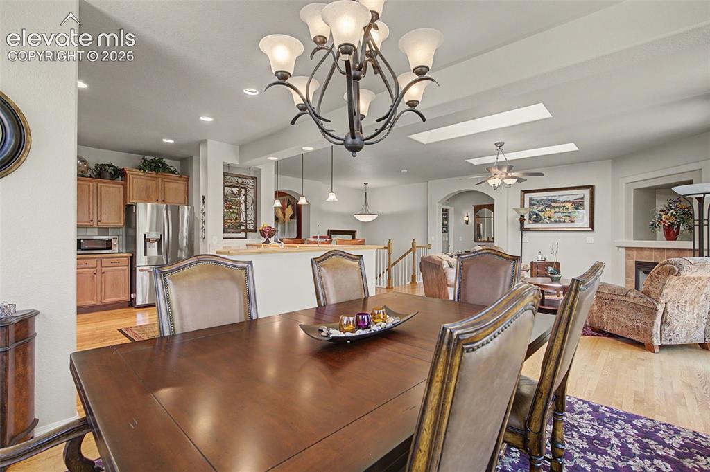 Image 7 of 31: Dining Area