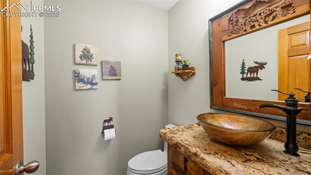 Image 20 of 47: Bathroom