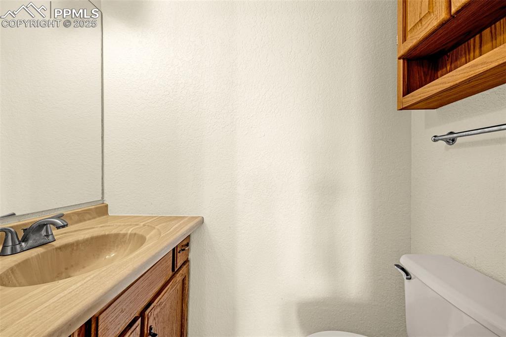 Image 24 of 33: Bathroom