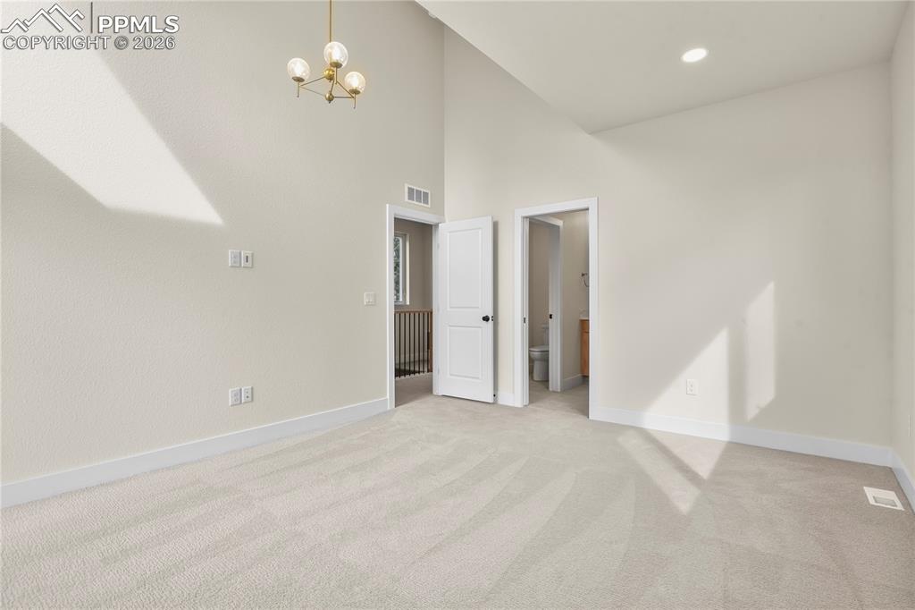 Image 16 of 32: Bedroom