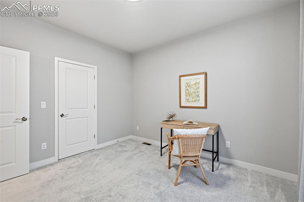 Image 28 of 49: Office