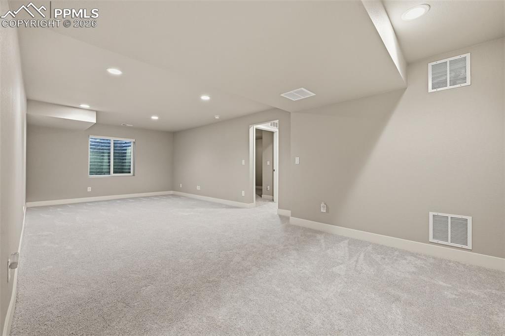 Image 33 of 49: Family Room