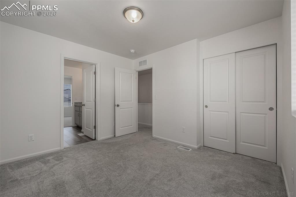 Image 30 of 45: Bedroom