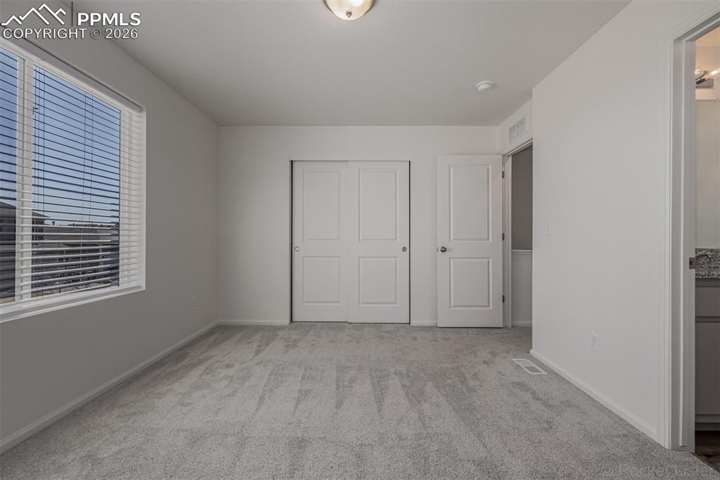 Image 33 of 45: Bedroom