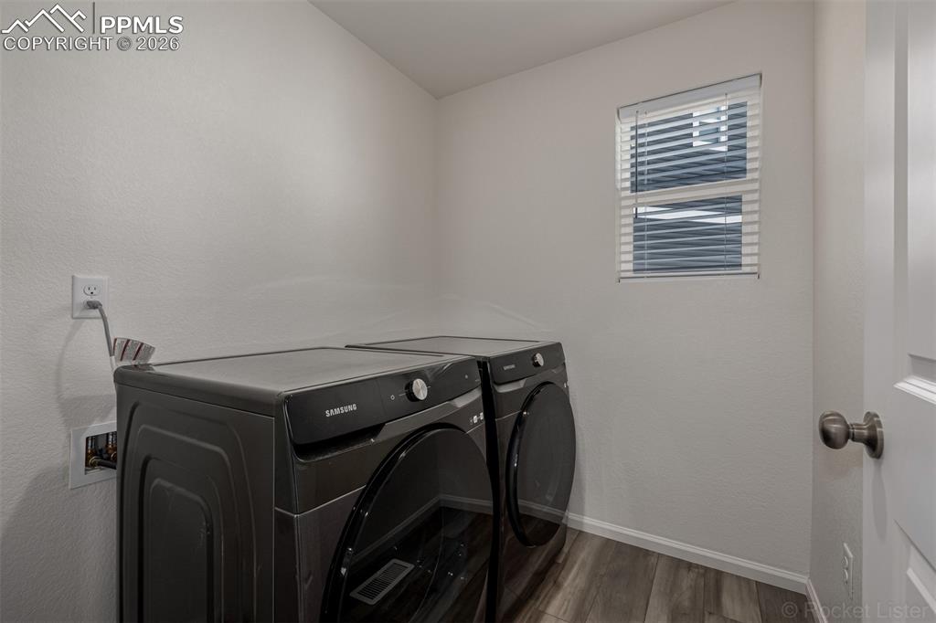 Image 37 of 45: Laundry