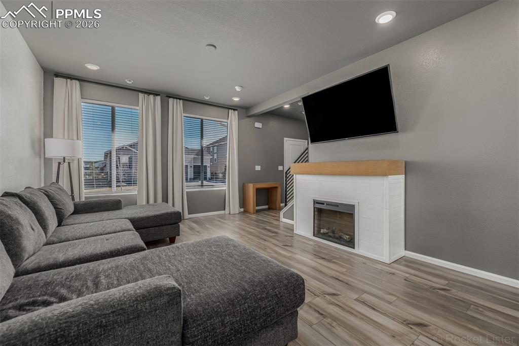 Image 4 of 45: Living Room