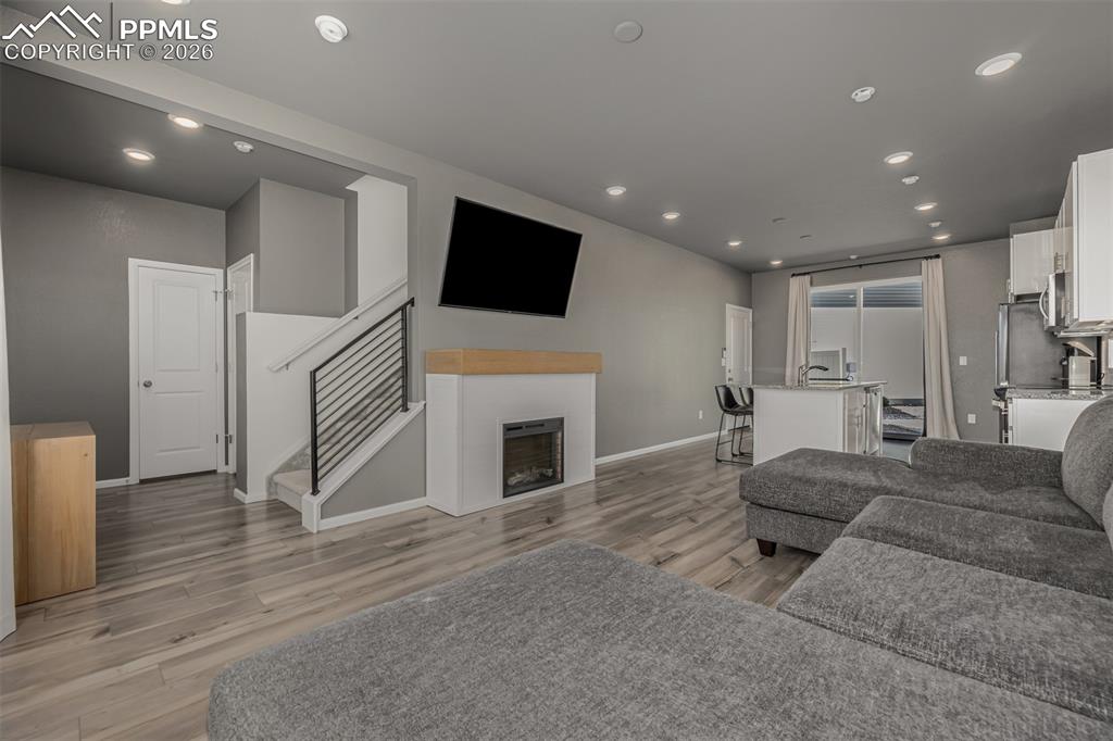 Image 7 of 45: Living Room