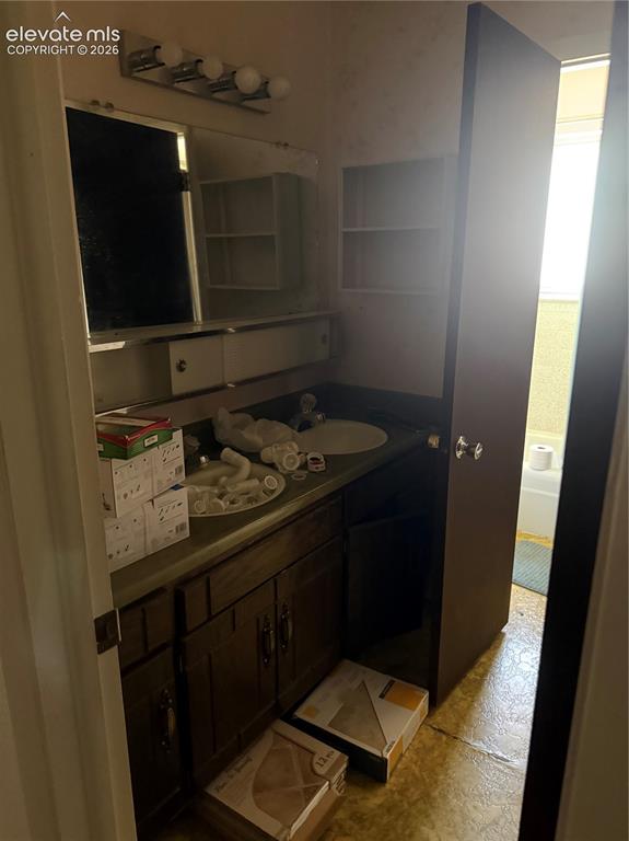 Image 9 of 22: Bathroom