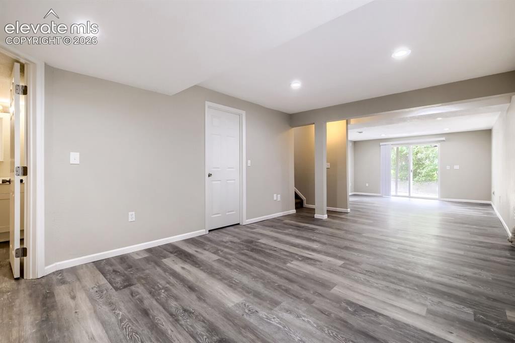 Image 9 of 31: Living Room