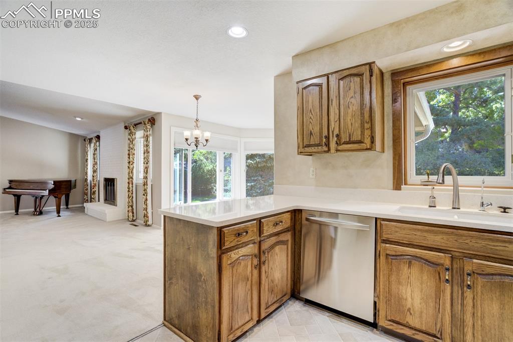 Image 10 of 45: Kitchen