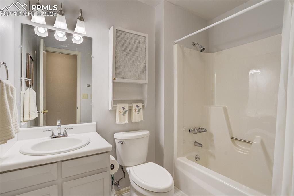 Image 18 of 45: Full bathroom- main level