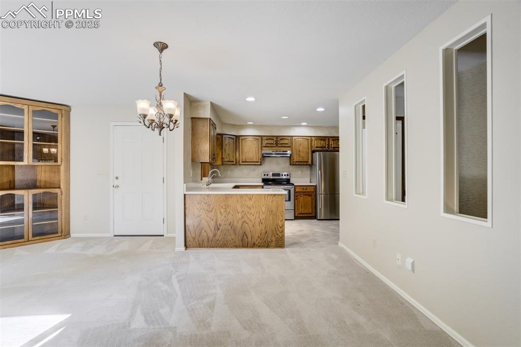 Image 8 of 45: Dining Room