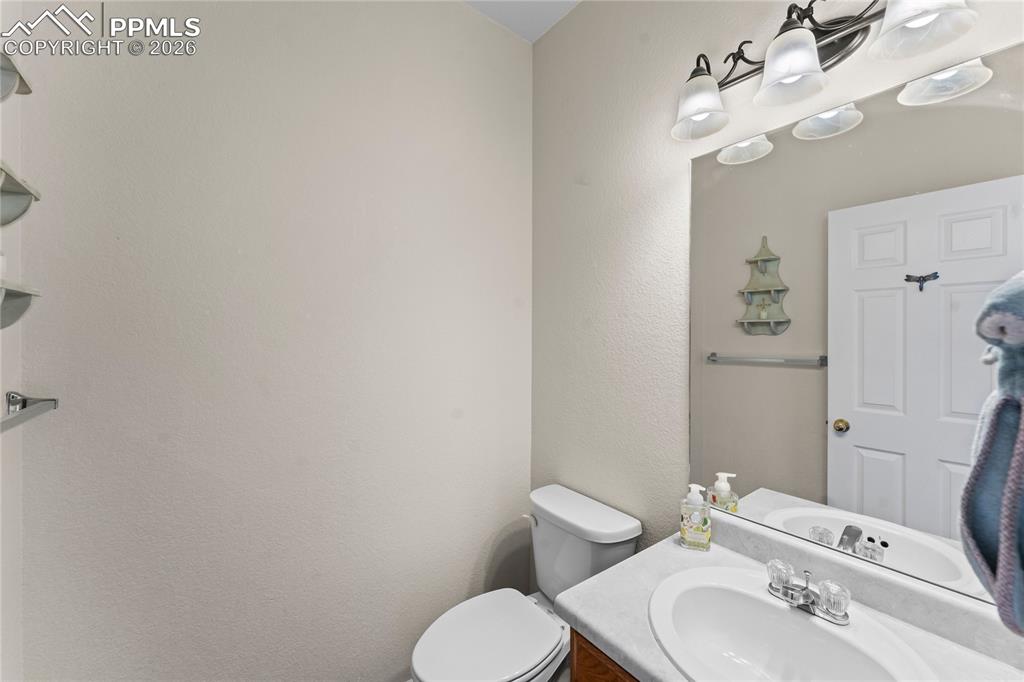 Image 10 of 44: Bathroom