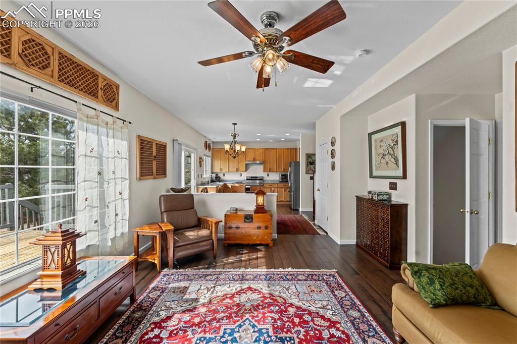 Image 18 of 44: Living Room