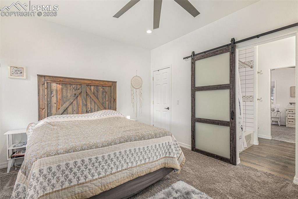 Image 17 of 46: Bedroom