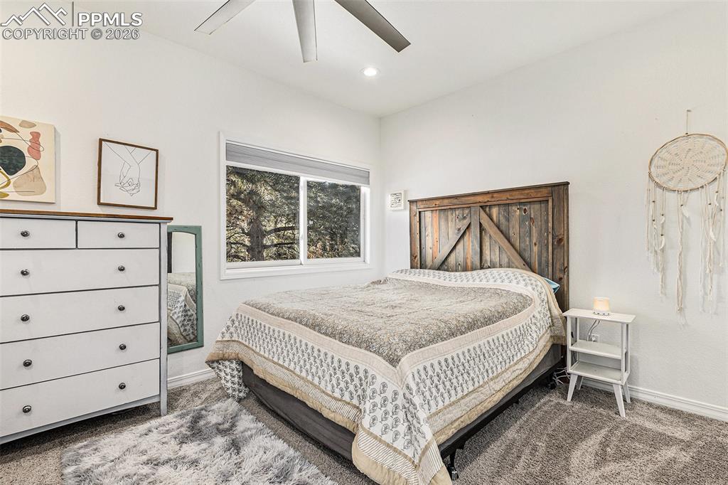 Image 18 of 46: Bedroom